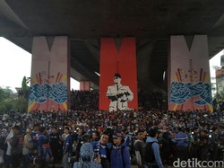 Bobotoh Padati Lokasi Nobar Persib di Bandung