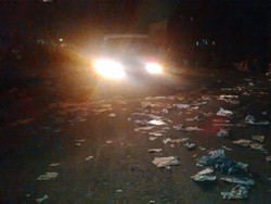 Sampah Berserakan di GBK Usai Final Piala Presiden Berakhir