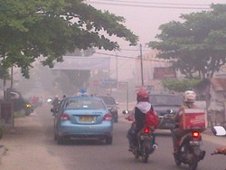 Asap Menggila, Jarak Pandang di Riau Cuma 50 meter