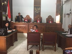 Banyak Artis Top Bercanda Minta Job ke Robby Abbas