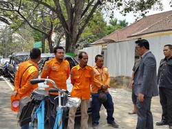 Banyak Kendaraan Parkir Sembarangan, Ridwan Kamil Tegur Jukir PN Bandung