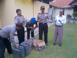 Gerebek Kos-kosan, Polisi di Semarang Temukan 250 Liter Miras dan Bong Sabu