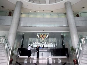 Eks Ketua: Kalau KY Adem Ayem, Wajar Banyak Hakim Nakal