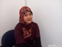 Suka Duka Tiur, 15 Tahun Menjadi Ahli Refraksi Khusus Low Vision