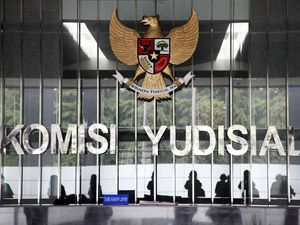 32 Nama Lolos Uji Publik Pimpinan Komisi Yudisial 32 Nama Lolos Uji Publik Pimpinan Komisi Yudisial