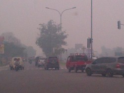 2 Hari ini Matahari tak Nongol di Pekanbaru Riau Gara-gara Asap