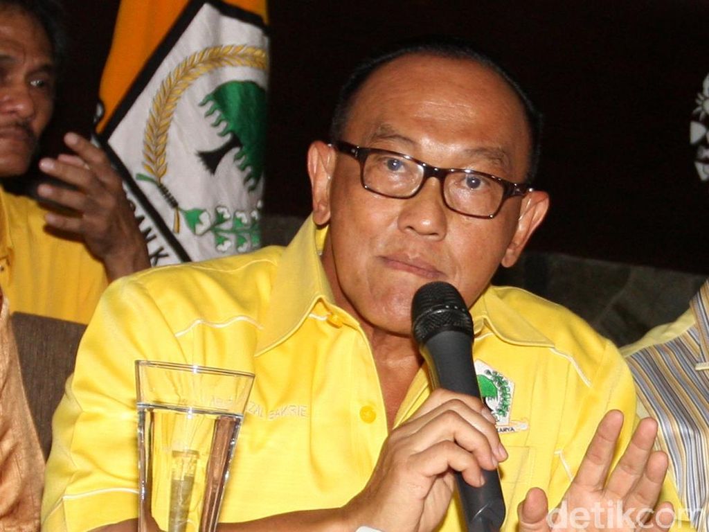 Aburizal Bakrie Dukung Aziz Syamsudin Jadi Ketua MPR Aburizal Bakrie Dukung Aziz Syamsudin Jadi Ketua MPR