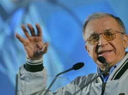 Mantan Presiden Rumania Diselidiki Atas Kejahatan terhadap Kemanusiaan