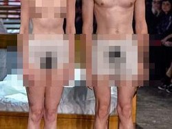 Model Berjalan Hanya dengan Underwear Gambar Kelamin di Fashion Show Ini