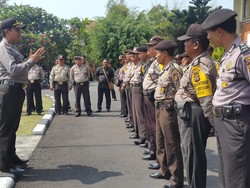 2 Peleton Polisi Jaga Ketat Sidang Perdana Kasus Engeline