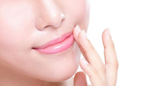 8 Makanan Enak Ini Bisa Jadi Masker Bibir Sekaligus Pelembap Alami