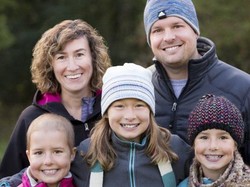 Haru! Dua Bocah Kembar Ini Lawan Kanker Darah Bersama-Sama