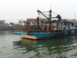 Polisi Tangkap Kapal Malaysia yang Mencuri Ikan di Perairan Kaltim