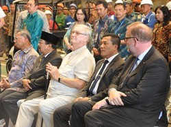 Kunjungi Surabaya, Pangeran Denmark Lihat Proses Pembuatan Kapal Perang