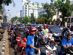 Polisi Tangkap Oknum Bobotoh yang Palak Warga di Dago saat Pawai Persib