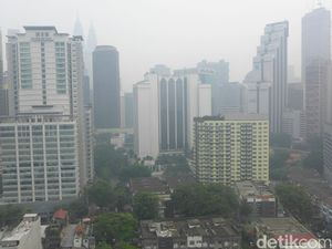 Mahathir Turun Tangan Sikat Penyebab Kabut Asap