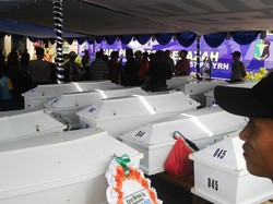 Tak Teridentifikasi, 14 Jenazah Korban Trigana Air Dimakamkan Massal