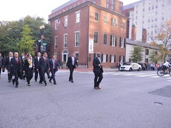 Saat Jokowi Pilih Berjalan Kaki di Jalur Padat Kota Washington