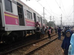 Ini Penampakan Commuter Line yang Anjlok di Manggarai