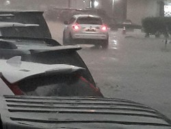 Alhamdulillah, Malam ini Pekanbaru Diguyur Hujan Deras