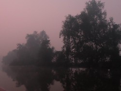 Pagi Ini Kota Banjarmasin dan Sungai Martapura Dipenuhi Asap Pekat