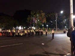 Jelang Tengah Malam, Massa Demo Akhirnya Tinggalkan Depan Istana