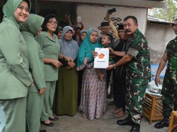 Panglima TNI Santuni Keluarga Anggota Kostrad yang Tewas Ditabrak