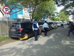 Membedah Aturan Parkir dan Berhenti di Jalanan