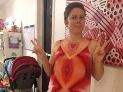 Dress Desainer Ini Jadi Viral Karena Motifnya Mirip Kelamin Wanita