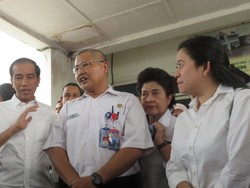 Didampingi Puan, Jokowi Cek Layanan Kesehatan Pasien Kabut Asap di Sumsel