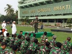 Saat Prajurit TNI Serentak Salat Istisqa Untuk Meminta Hujan