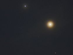 Besok Ada Fenomena Oposisi Mars dan Hujan Meteor, Bisa Dilihat dari Indonesia!