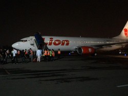 2 Bulan Sepi karena Asap, Akhirnya Hari ini Ada Pesawat Landing di Jambi