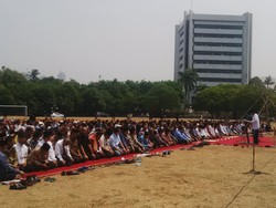 Dipimpin Imam Istiqlal, Anggota DPR Salat Istisqo di Lapangan Sepak Bola