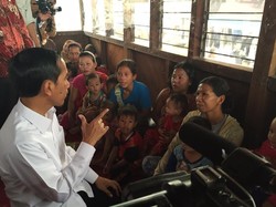 Dari Palembang, Jokowi Terbang ke Jambi untuk Tengok Suku Anak Dalam