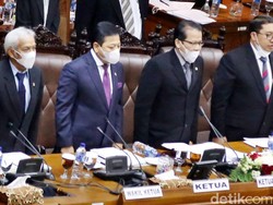 Masker Dianggap Dagelan Politik, Novanto: Ini Simpati Kepada Korban Asap