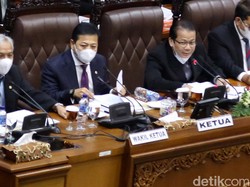 DPR Gelar Paripurna Pertama yang Tak Dipimpin Novanto