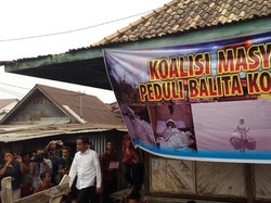 Jokowi Menengok Balita-balita Korban Asap di Kawasan Kumuh di Palembang