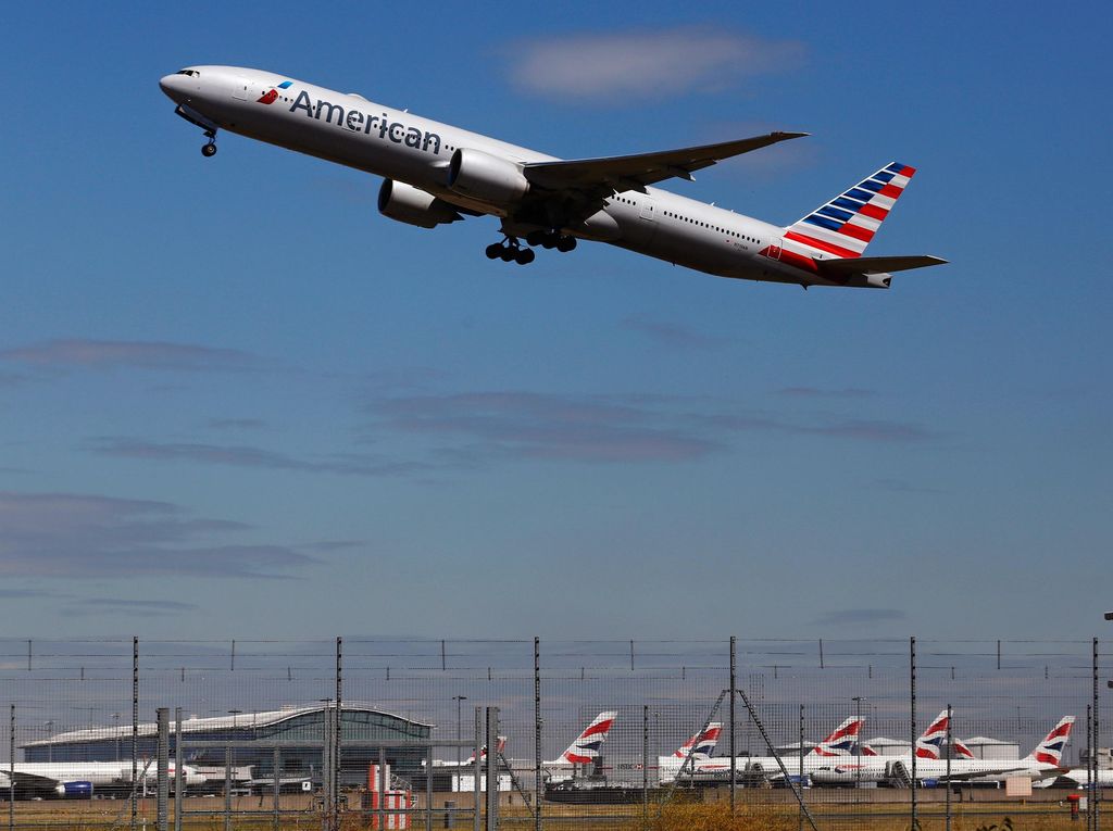 Ada Penumpang Mengamuk, American Airlines Mendarat Darurat Ada Penumpang Mengamuk, American Airlines Mendarat Darurat