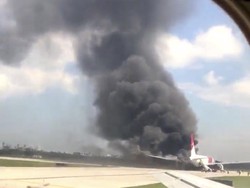 Pesawat Terbakar di Bandara Hollywood, 17 Orang Dilarikan ke RS