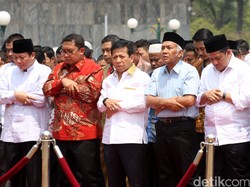 Begini Momen Wakil Rakyat Salat Istisqo Meminta Hujan di Lapangan DPR