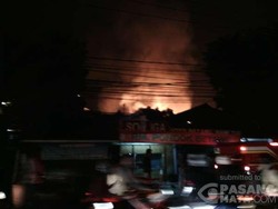 21 Damkar Diterjunkan Padamkan Kebakaran di Kalideres Jakbar