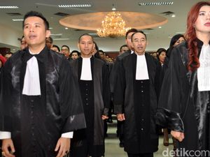 Caplok Pendidikan Advokat, Menristek Lawan Putusan MK?