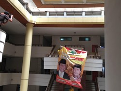 Atributnya Dicopot dari Kantor Golkar, Agung Laksono: Jangan Provokasi!