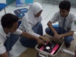Pelajar SMA ini Terinspirasi Membuat AC dari Tanah Liat