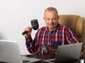 Gara-gara Kisruh Politik, Pria Ini Sampai Alami Gangguan Jiwa Gara-gara Kisruh Politik, Pria Ini Sampai Alami Gangguan Jiwa