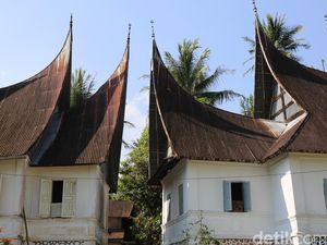 Rumah Gadang: Asal Daerah, Keunikan, dan Fungsinya Rumah Gadang: Asal Daerah, Keunikan, dan Fungsinya
