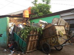 Imbas Pengadangan Truk di Cileungsi, Sampah Juga Menumpuk di Cipinang