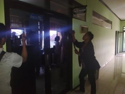 Tipikor Kejari Lamongan Geledah Kantor BLH
