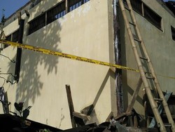 Polsek Klakah Terbakar, Dua Tahanan Selamat